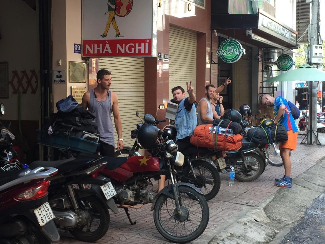 Ngoc Mai Guesthouse บวนมาถวต ภายนอก รูปภาพ